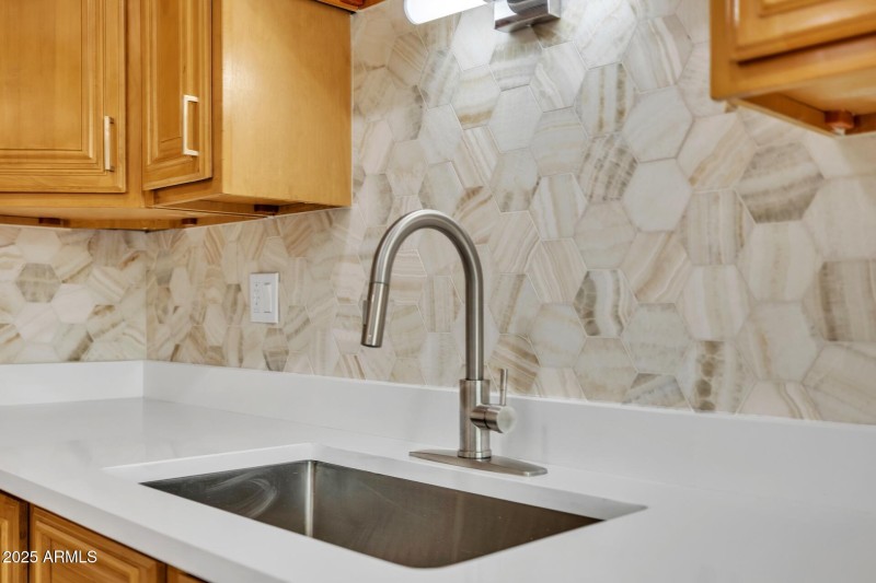 ReShoot_4112_S_Grandview_Ave5