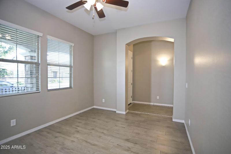 1954 E GERONIMO Street