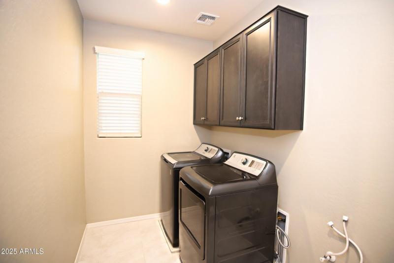 1954 E GERONIMO Street