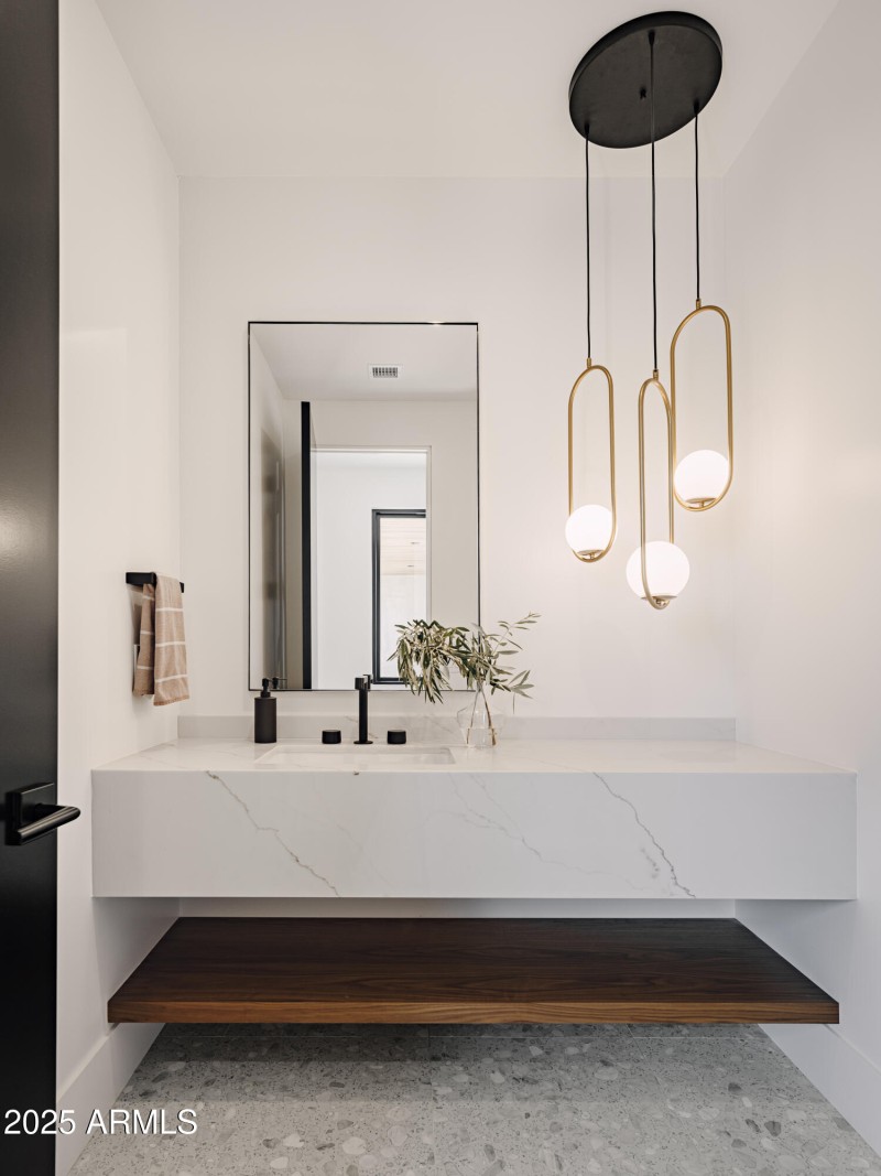 JR26 DesignTANK RTB 45th - 9117-RE-WEB