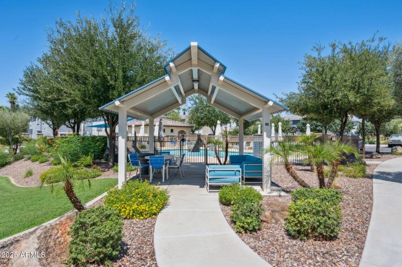 39-web-or-mls-4490-s-montana-dr