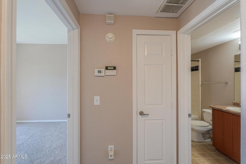 9820 N CENTRAL Avenue, 212