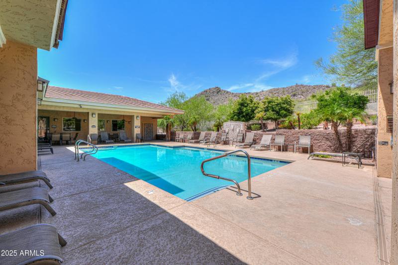 9820 N CENTRAL Avenue, 212