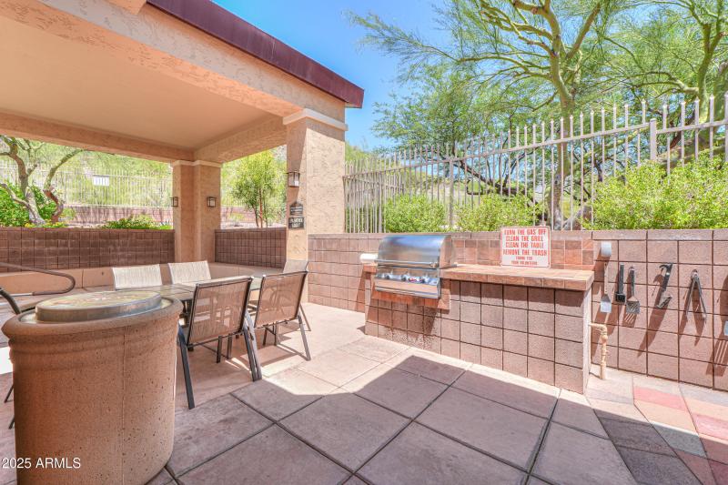 9820 N CENTRAL Avenue, 212