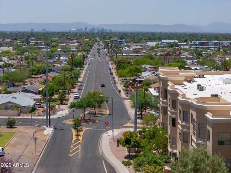 9820 N CENTRAL Avenue, 212