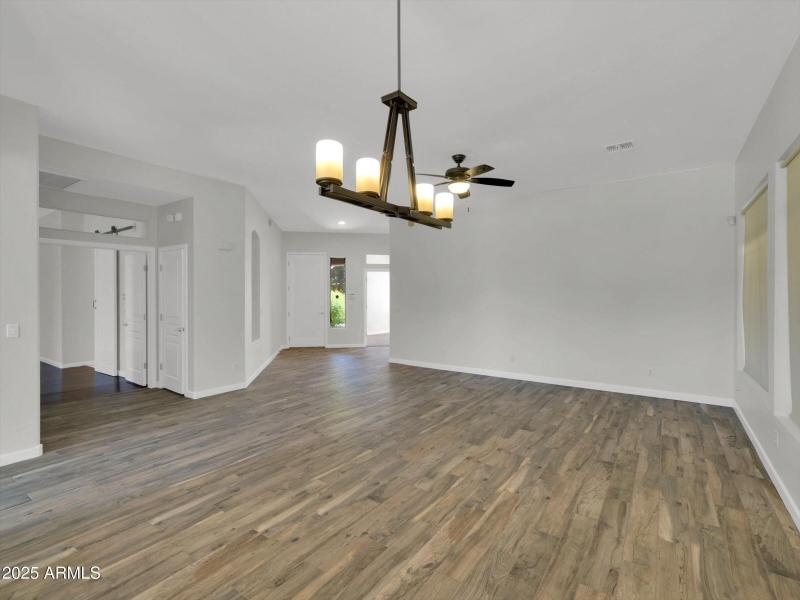 18-3906 E Carson Road-18