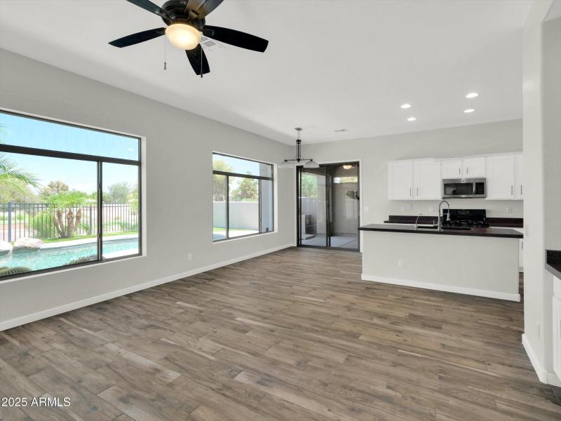 22-3906 E Carson Road-22