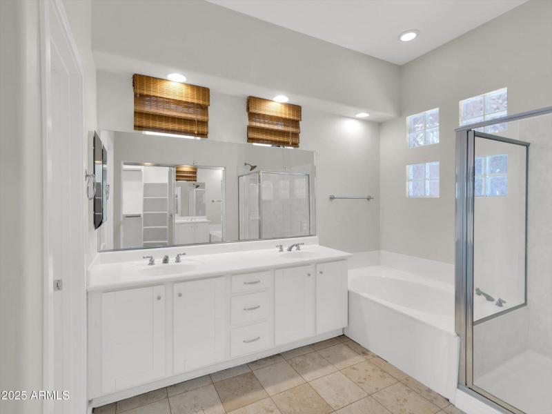 33-3906 E Carson Road-33