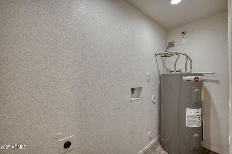 8403 N 33rd Ave Phoenix - 214