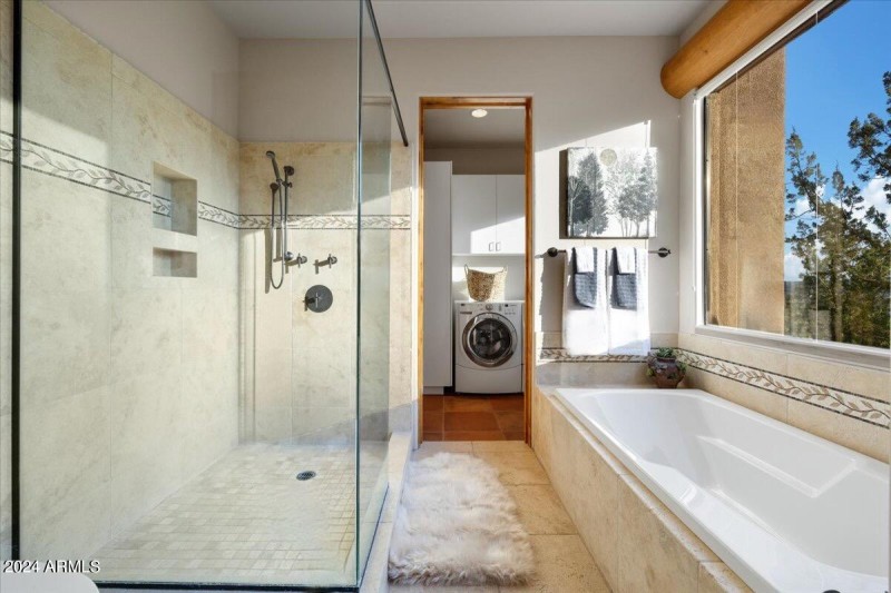 Primary Shower + Tub