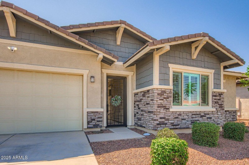 Exterior Front Entry