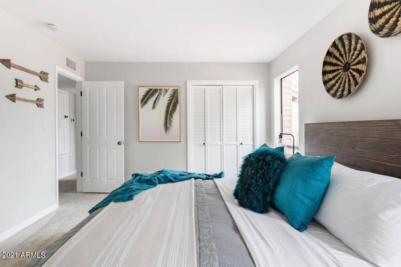 bb083ec8-e883-4d31-b4e7-844ecb3e65c5