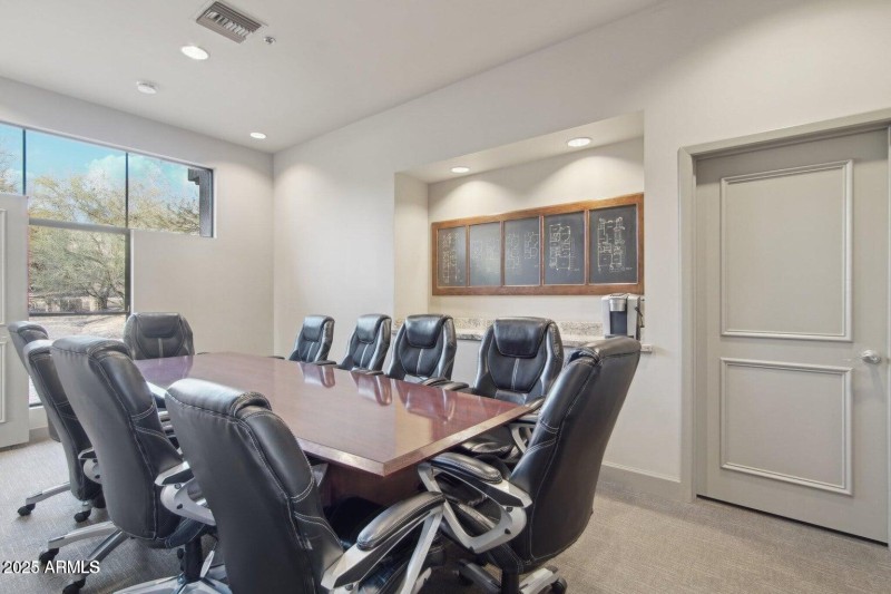 25150 Windy Walk Club photo