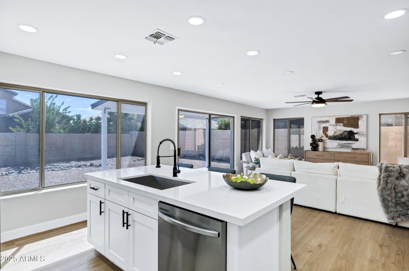 4617 E Goldfinch Gate Ln-24
