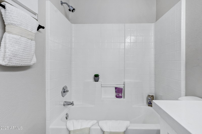 4617 E Goldfinch Gate Ln-33