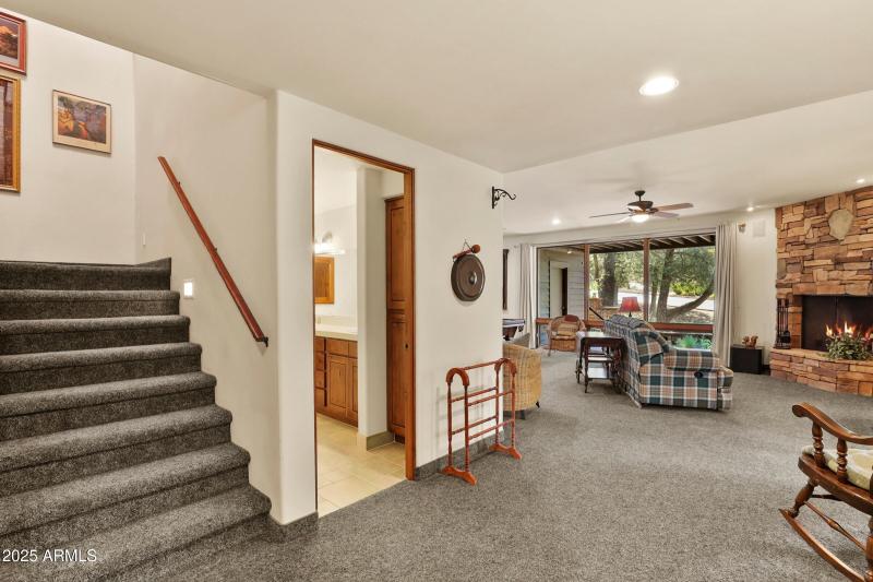 Family Room (4)