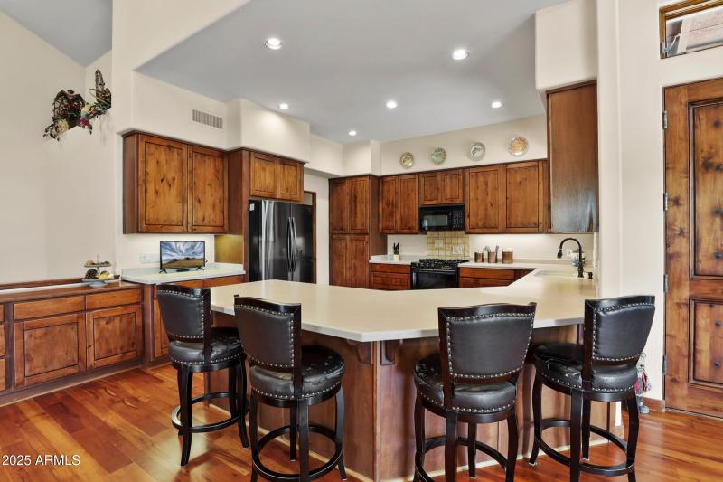 Kitchen - Breakfast Bar