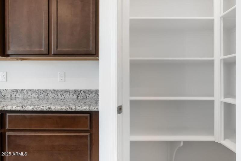 hj-az-phoenix-asante-passage-yellowstone