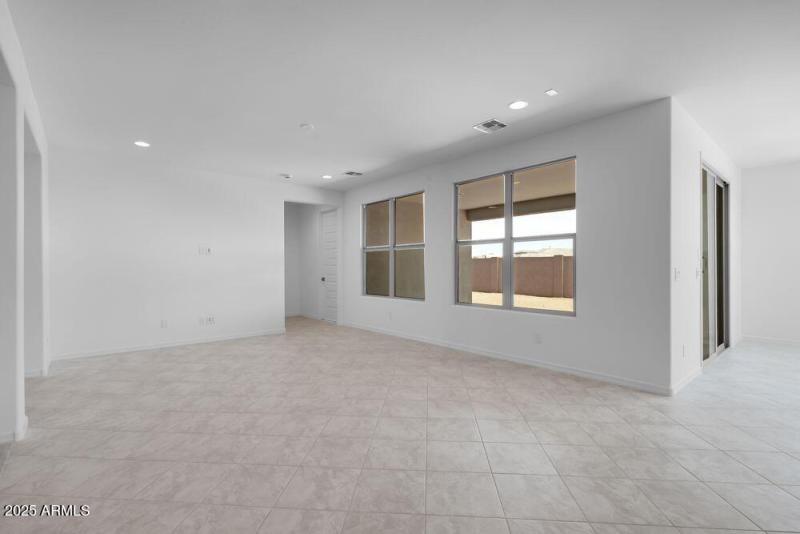 hj-az-phoenix-asante-passage-yellowstone