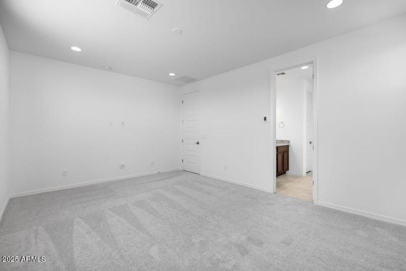 hj-az-phoenix-asante-passage-yellowstone