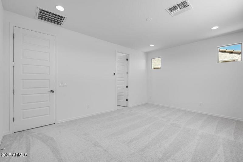 hj-az-phoenix-asante-passage-yellowstone