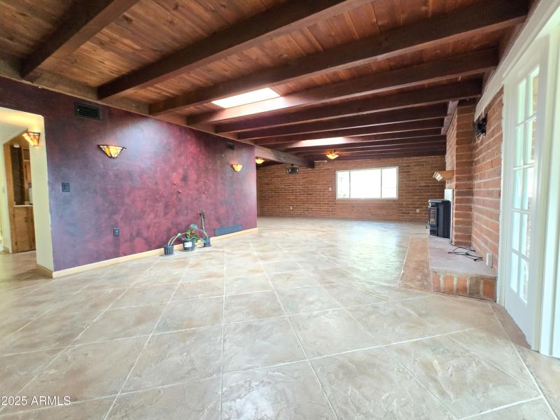 Huge living room empty