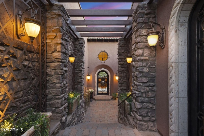 005_Courtyard Pathway Twilight