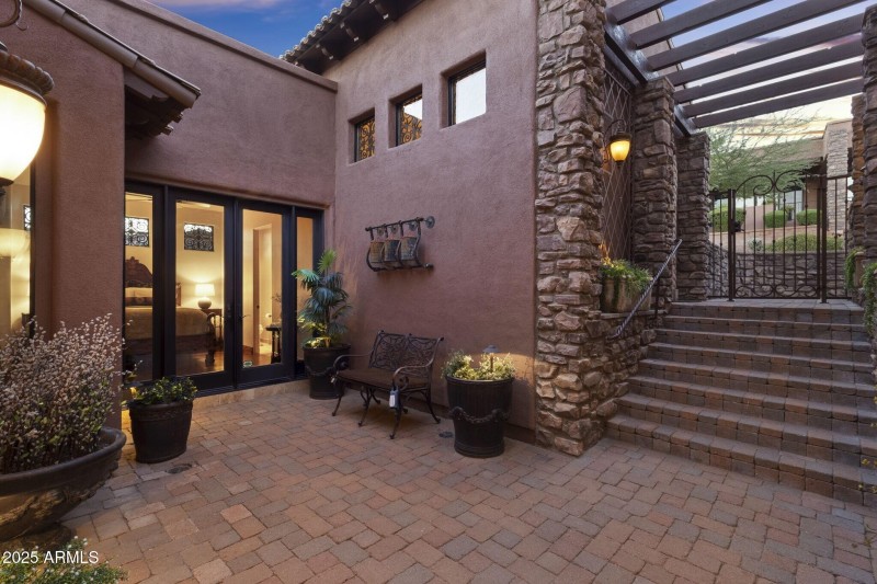 008_Courtyard II Twilight