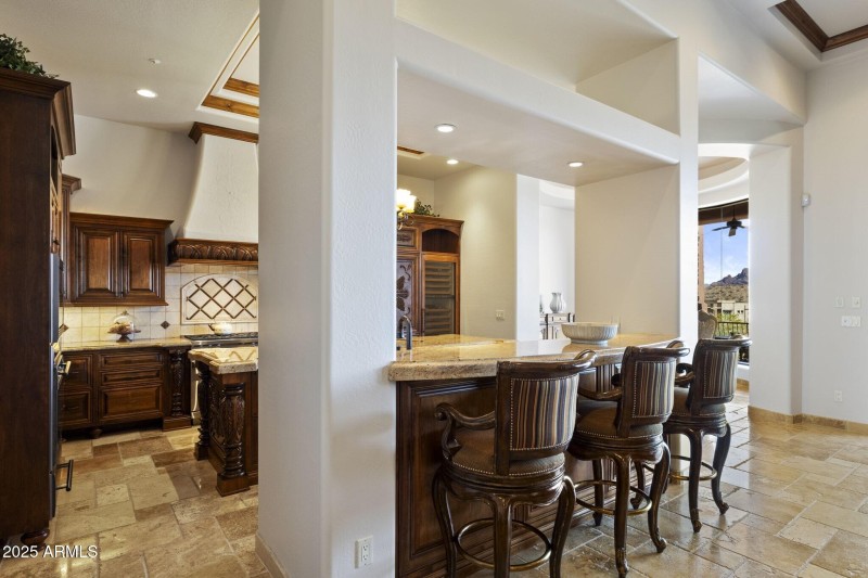 018_Breakfast Bar Seating