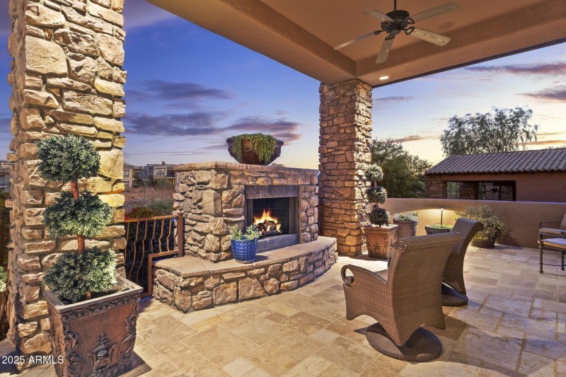 051_Outdoor Fireplace II Twilight