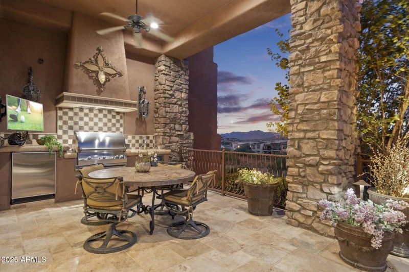 052_Outdoor Kitchen Twilight