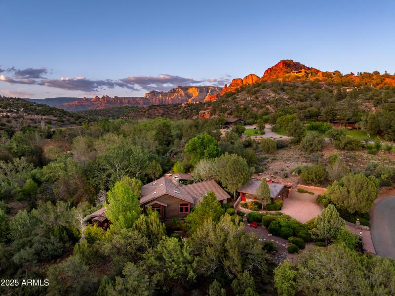 Amazing Red Rock Backdrop
