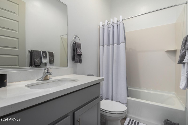 0015-13 - Gladstone Hl Pl