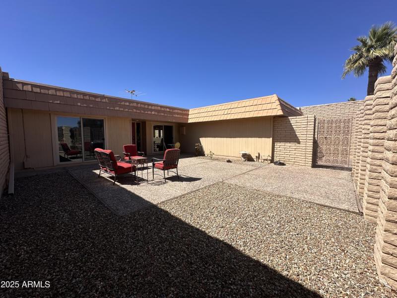 Front entertainment area