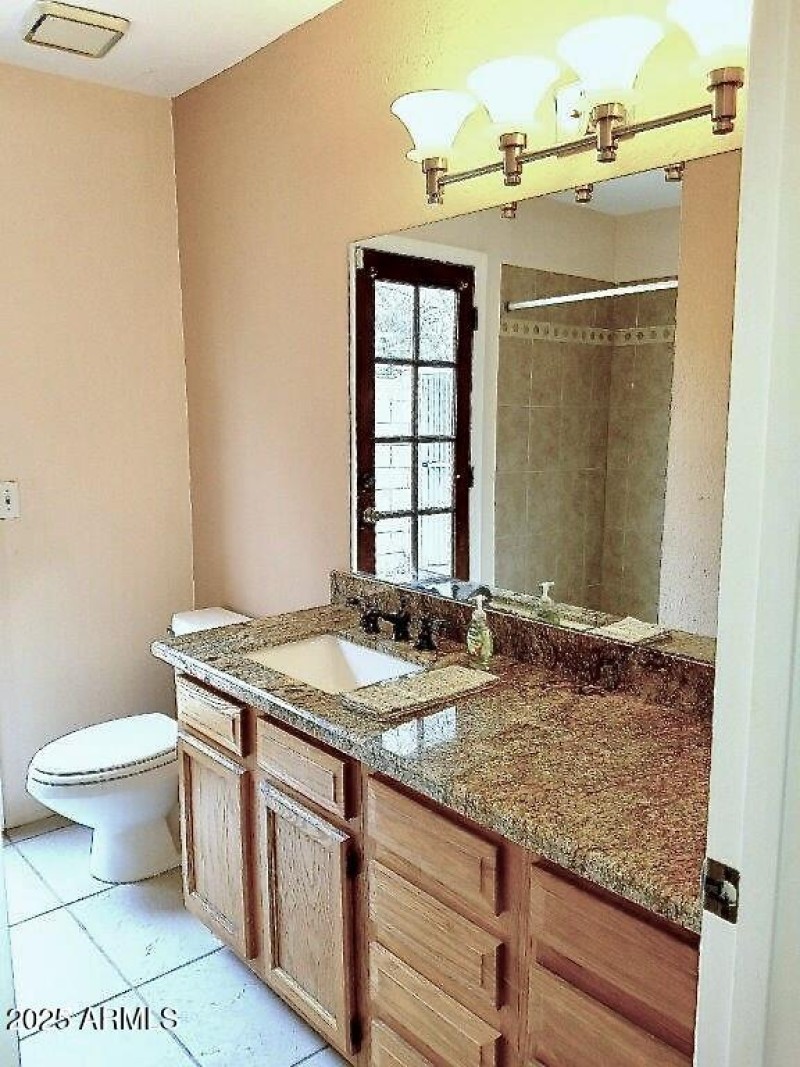 7E57E031-01E6-400E-91C9-6D80266DF991_1_2