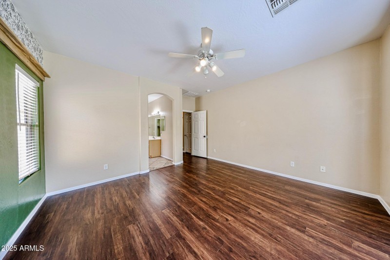 SW Facing Roomy Primary Room