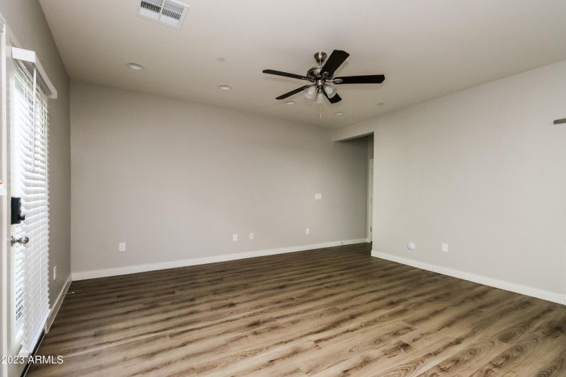 019-photo-living-room-13303679