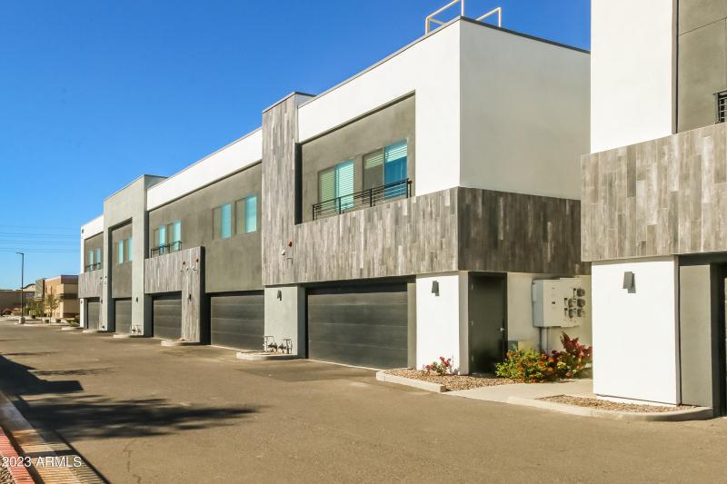 031-photo-rear-view-13303676