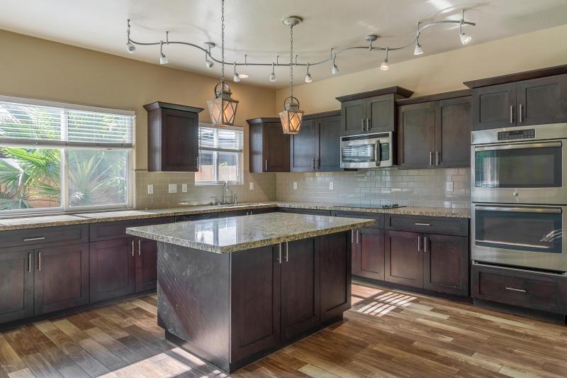 07_3345_E_Pinchot_Ave_Unit_7__07