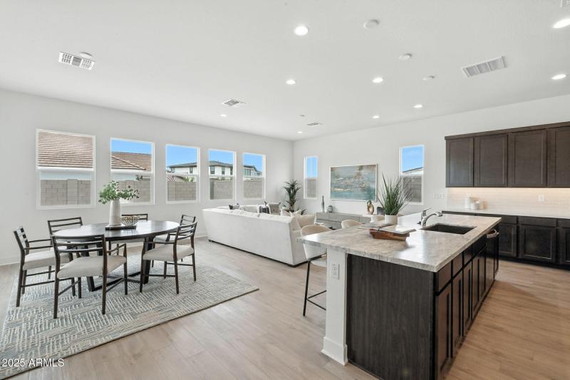 12-web-or-mls-Tin-12