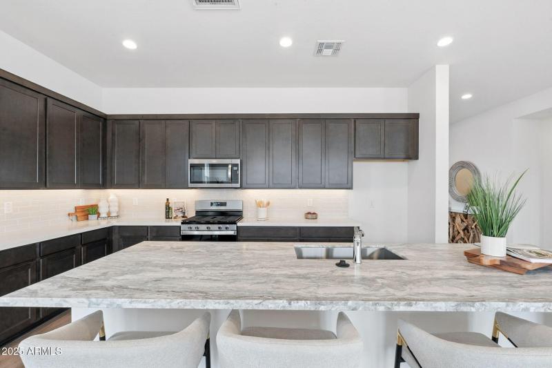 17-web-or-mls-Tin-17