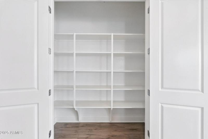 37-web-or-mls-Tin-37