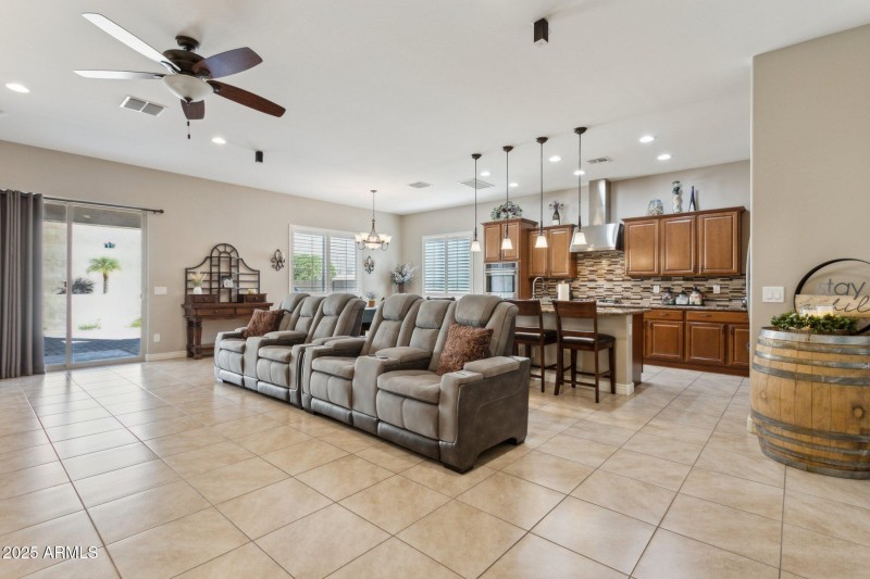 5-web-or-mls-10062-w-redbird-rd