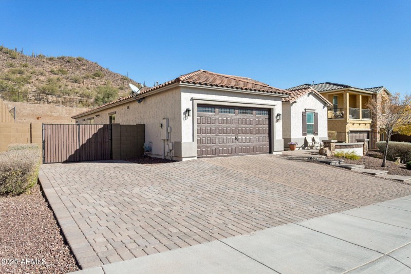 2-web-or-mls-10062-w-redbird-rd