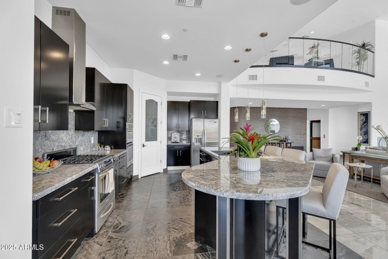 27-web-or-mls-N17thPl-27