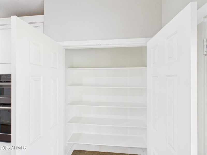 CAM02404G0-PR0136-STILL016