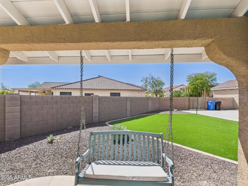 CAM02404G0-PR0136-STILL030