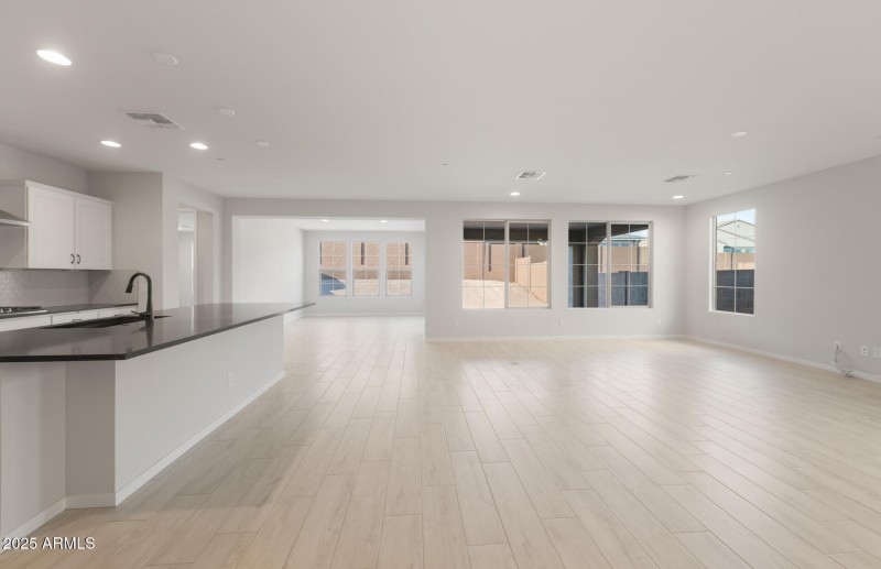 Kitchen/Cae/Gathering ROom