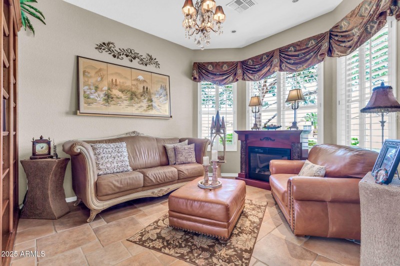 3829 E Peach Tree Dr-7