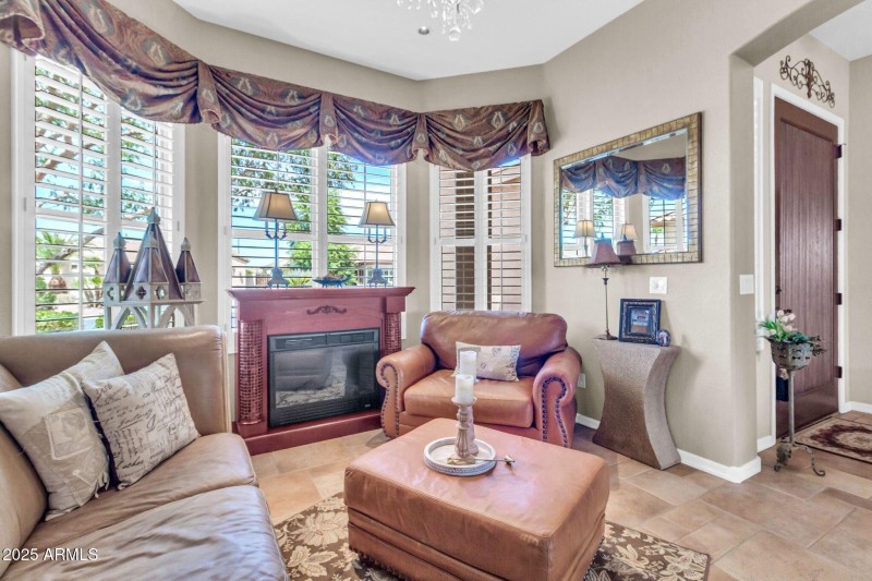 3829 E Peach Tree Dr-8